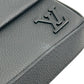 LOUIS VUITTON パイロット ウェアラブル ウォレット_M83563_38584