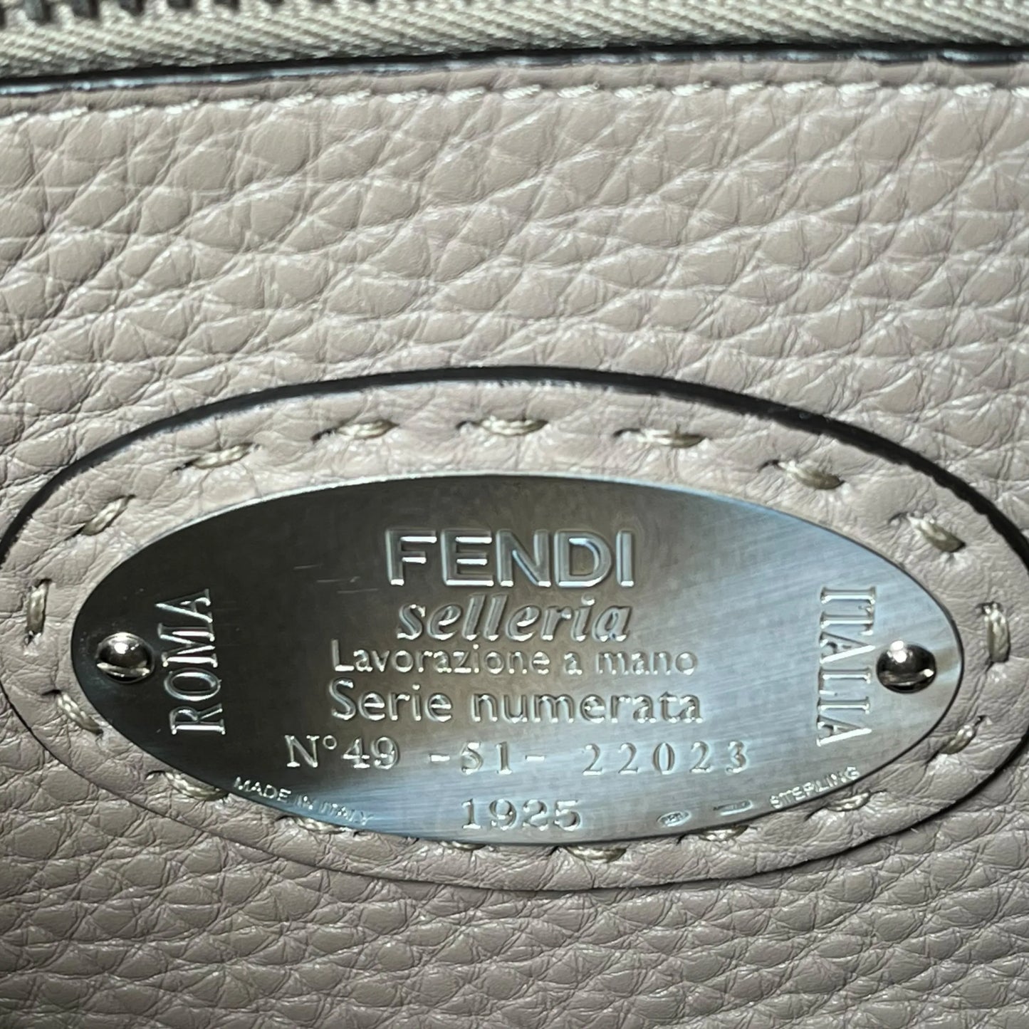 FENDI Peekaboo Regular Selleria Calfskin Handbag - Beige 