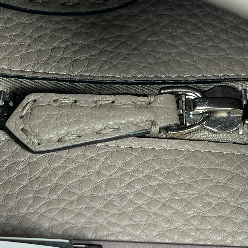 FENDI Peekaboo Regular Selleria Calfskin Handbag - Beige 