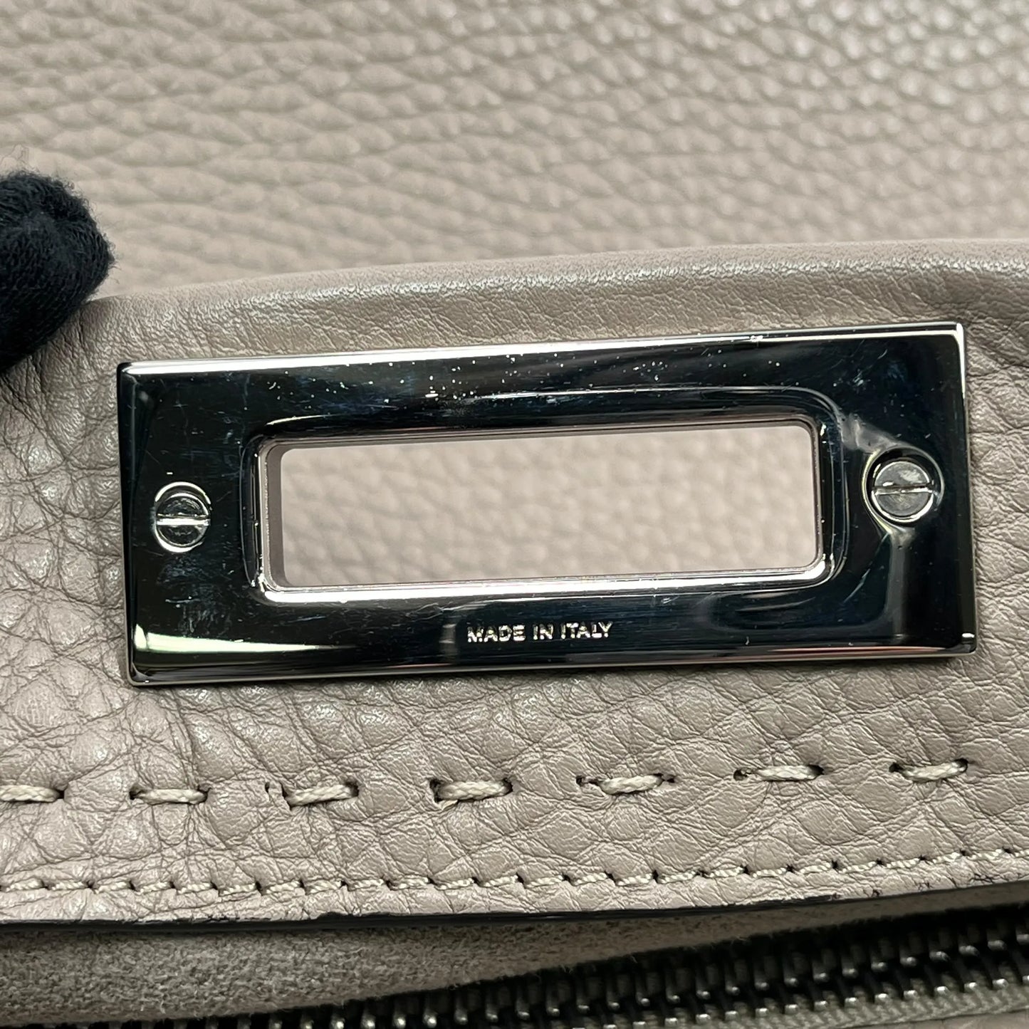 FENDI Peekaboo Regular Selleria Calfskin Handbag - Beige 