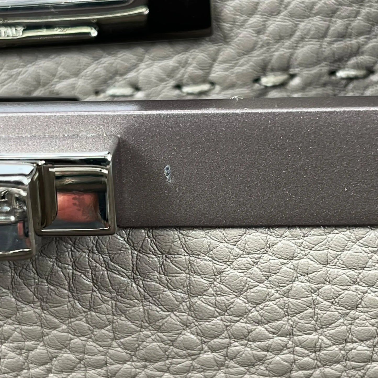 FENDI Peekaboo Regular Selleria Calfskin Handbag - Beige 