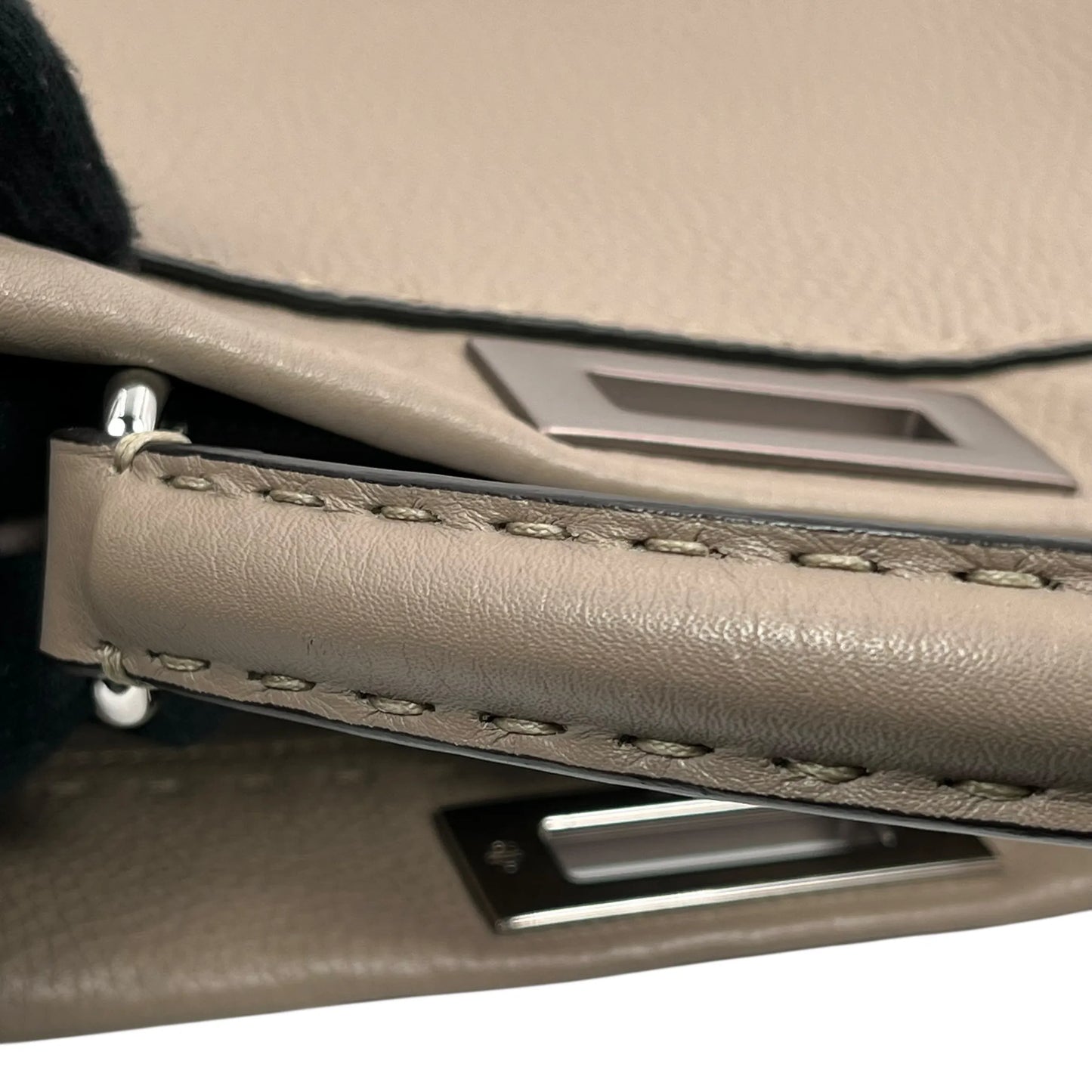 FENDI Peekaboo Regular Selleria Calfskin Handbag - Beige 