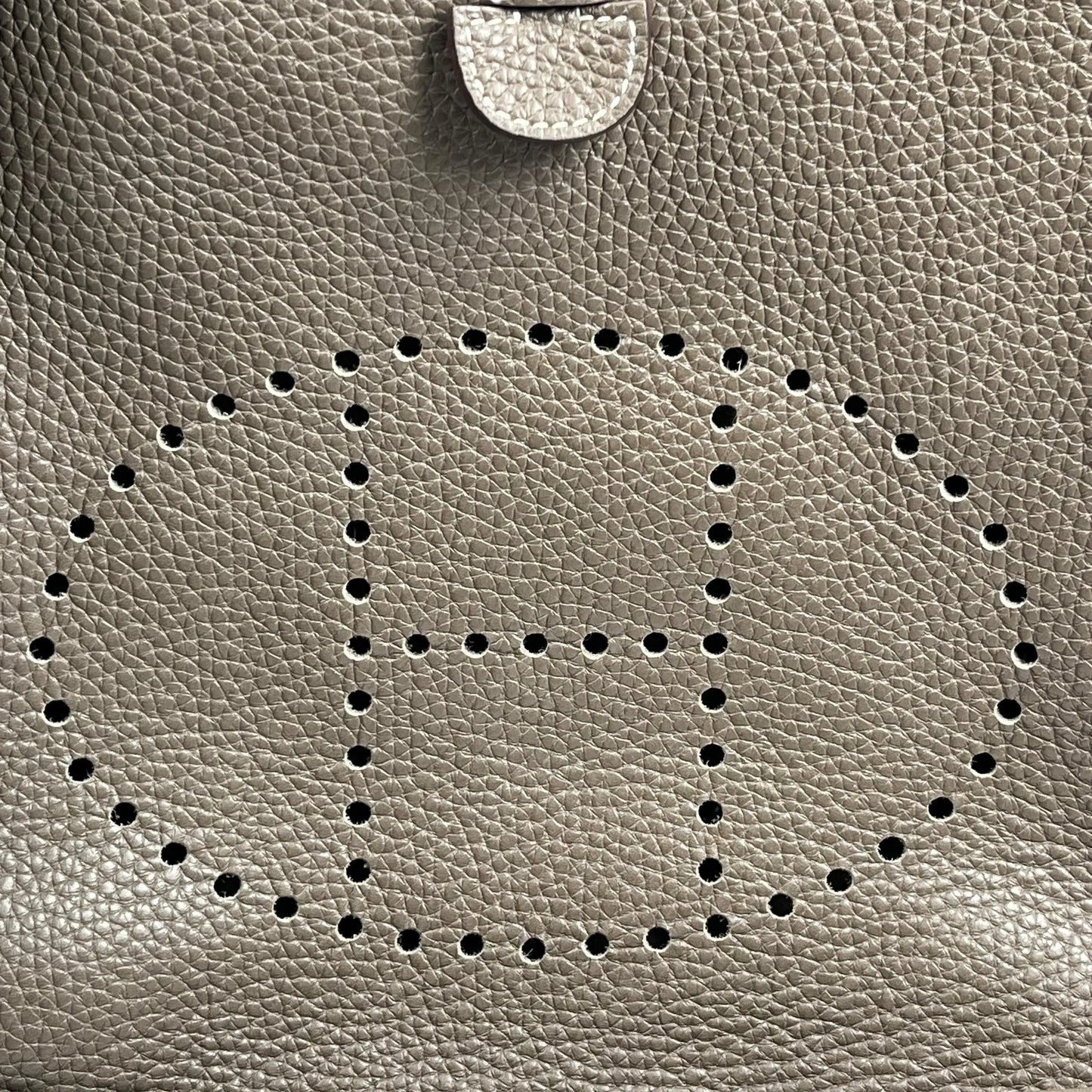 Hermès Evelyn III PM Taurillon Clemence Leather Shoulder Bag with A Stamp (2017) - Beige 