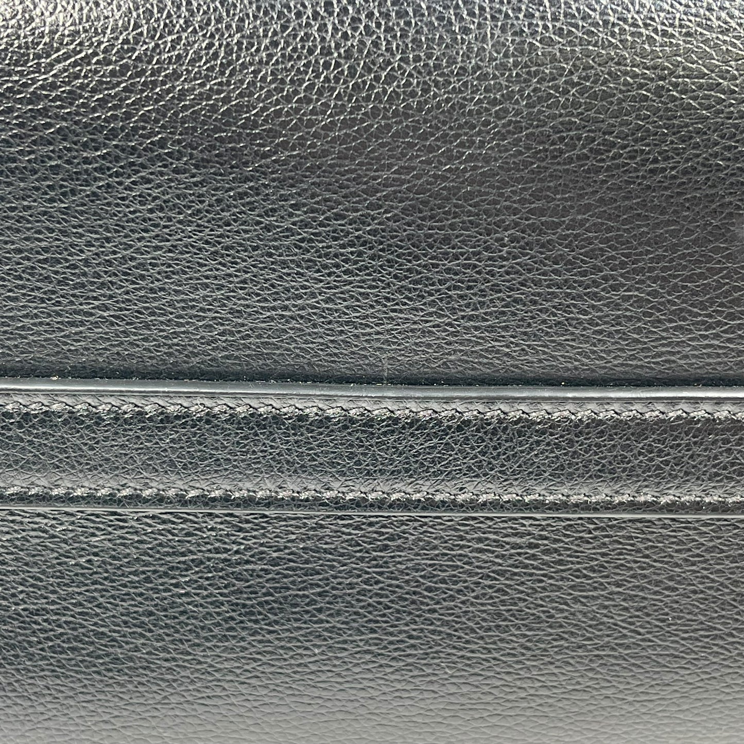 BURBERRY Leather Handbag - Black 