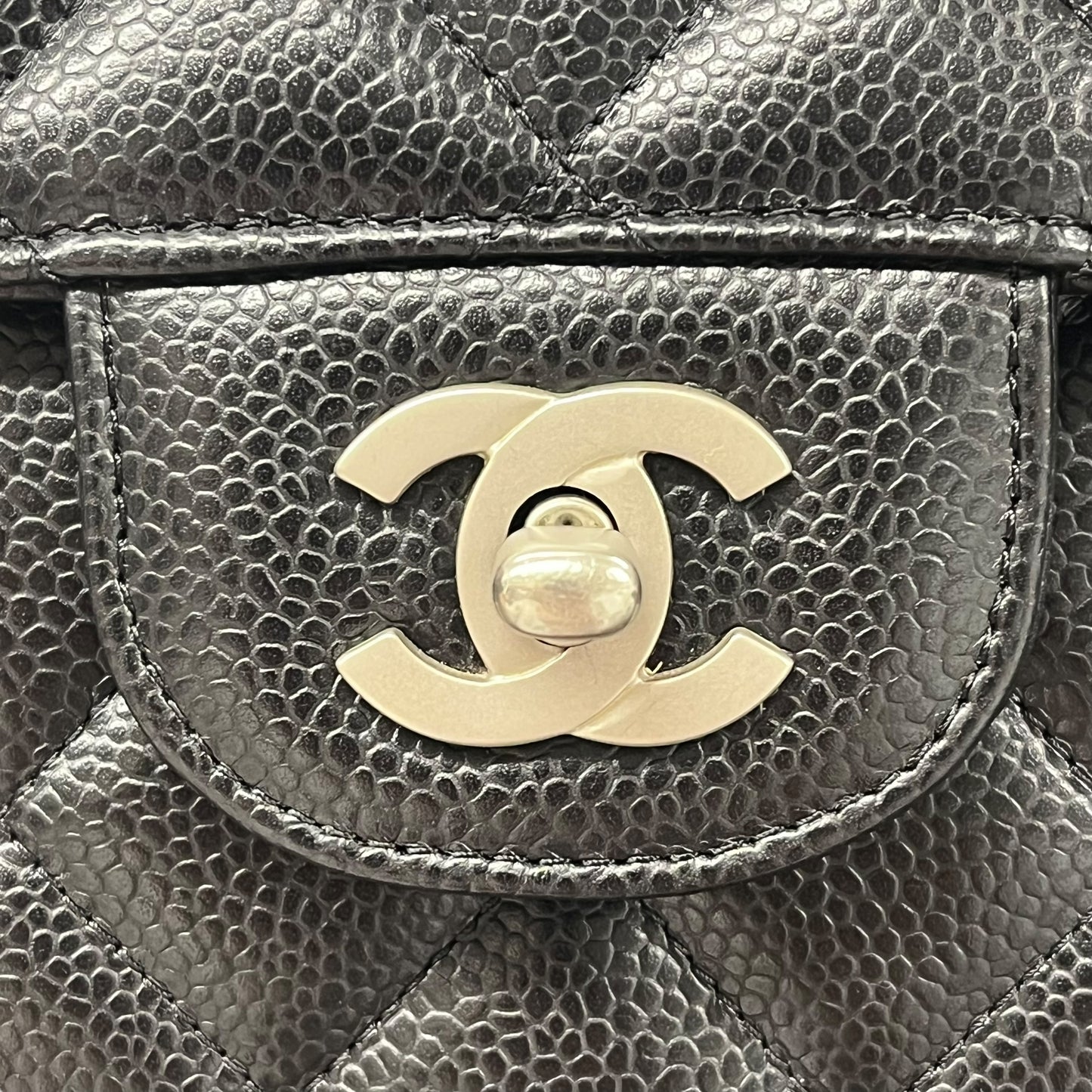 CHANEL キャビアスキン マトラッセ チェーンショルダーバッグ - ブラック