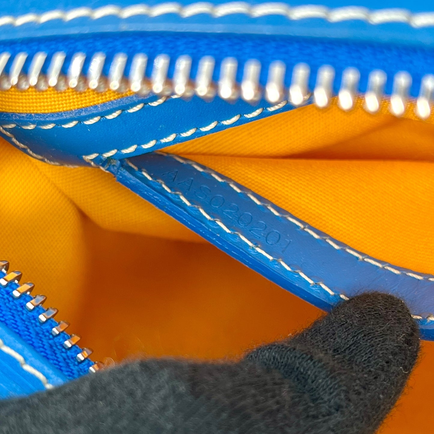 HOLD GOYARD Gap Vert PM Shoulder Bag - Blue 