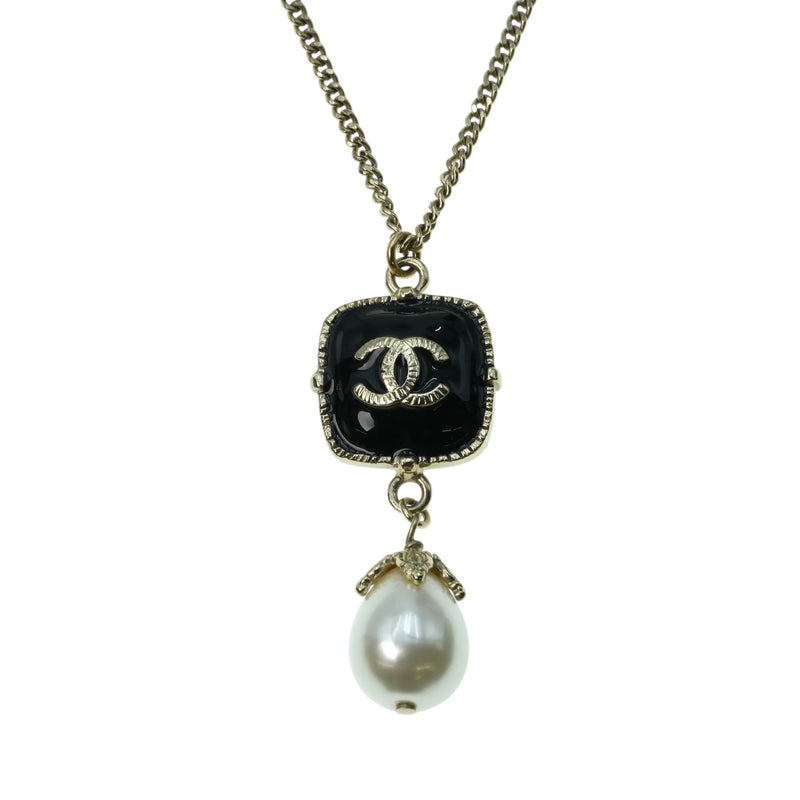 CHANEL CC ロゴ フェイク パール ネックレス 08A - メタル