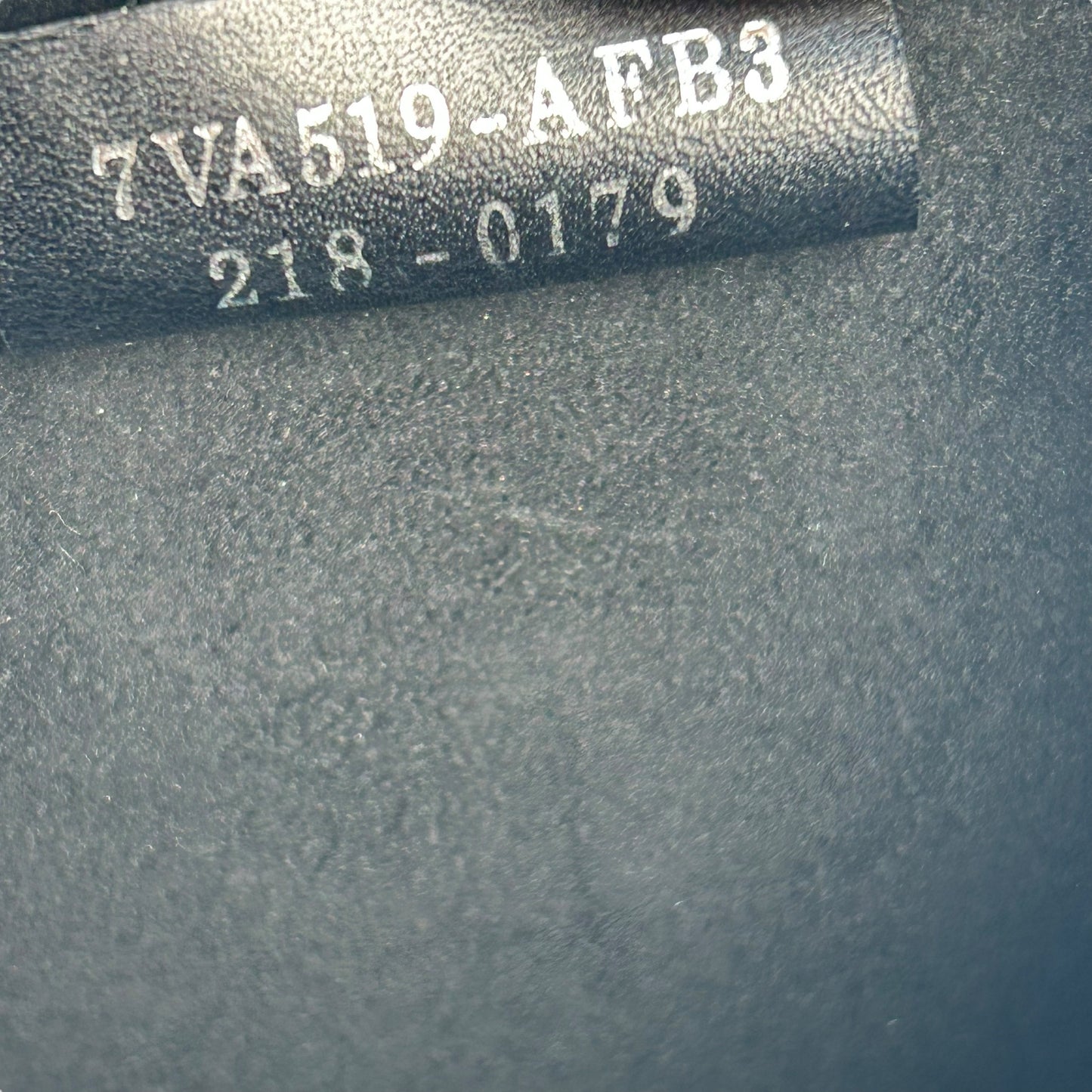 FENDI レザー ボックス ブラック ショルダーバッグ - ブラック