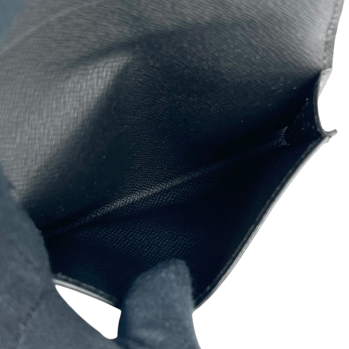 Louis Vuitton Taiga Card Case - Black 