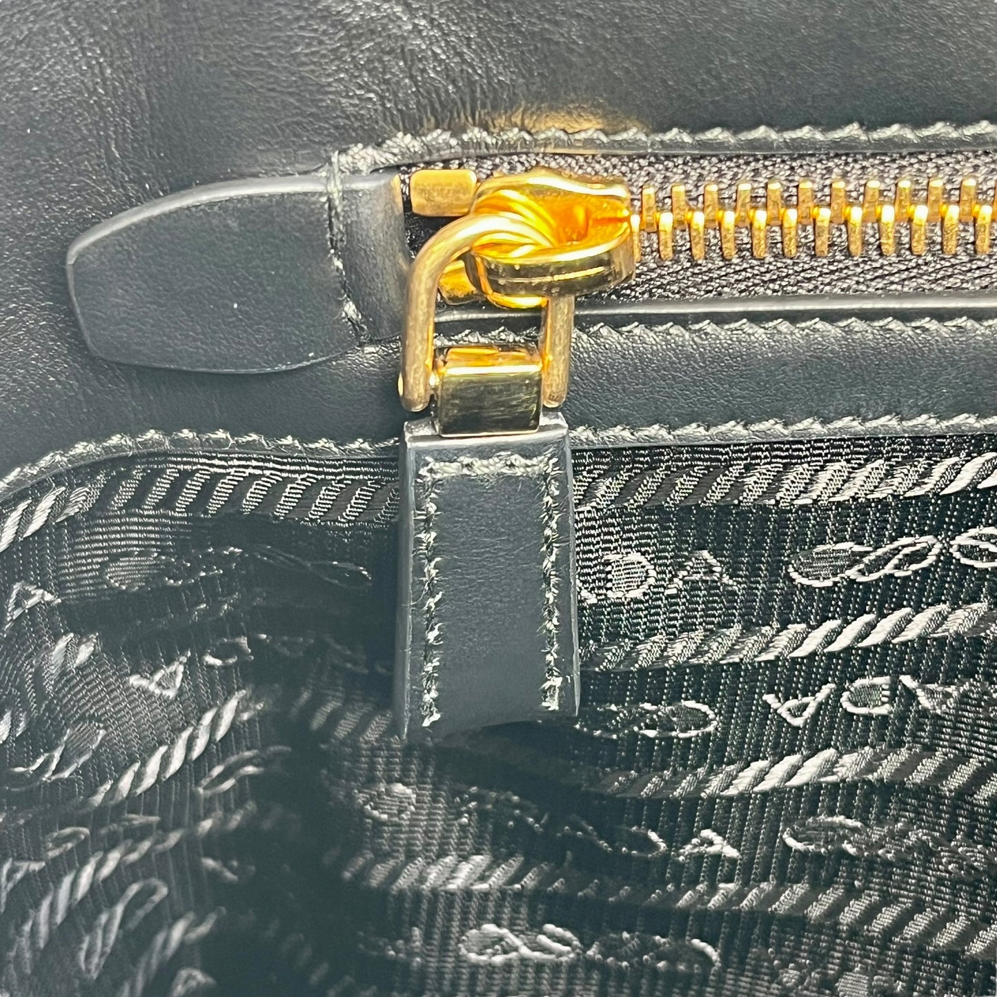 PRADA Soft Calf Leather Tote Bag/Shoulder Bag - Black 