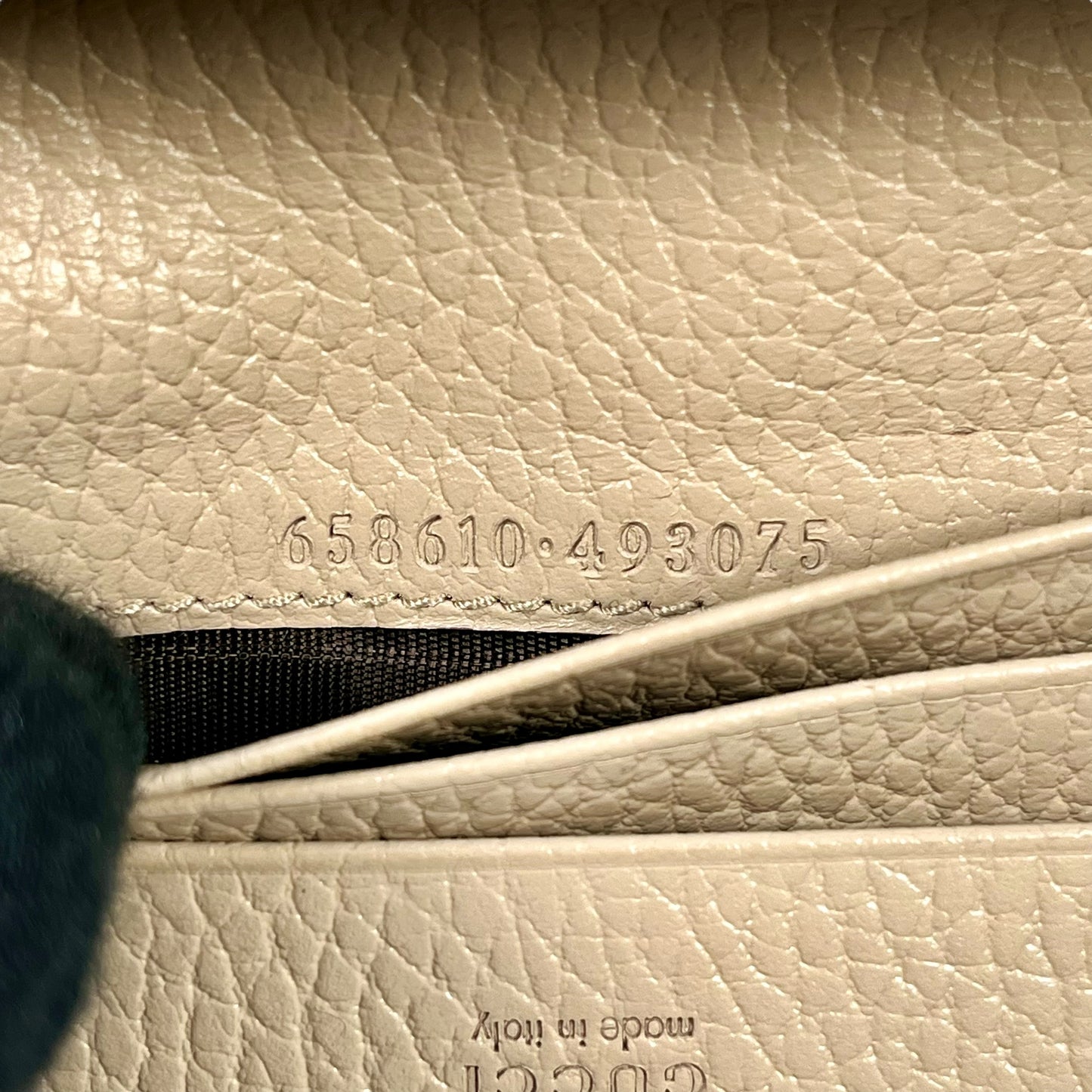 GUCCI GG マーモント 二つ折り財布 コンパクトウォレット - ベージュ