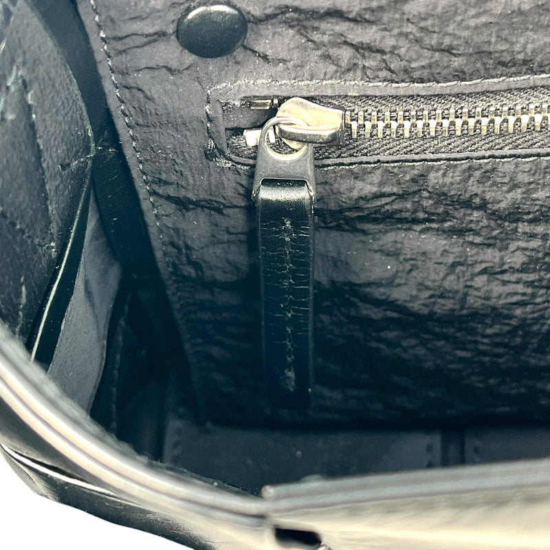 Bottega Veneta マキシ イントレチャート カセット ミニ ショルダーバッグ - ブラック