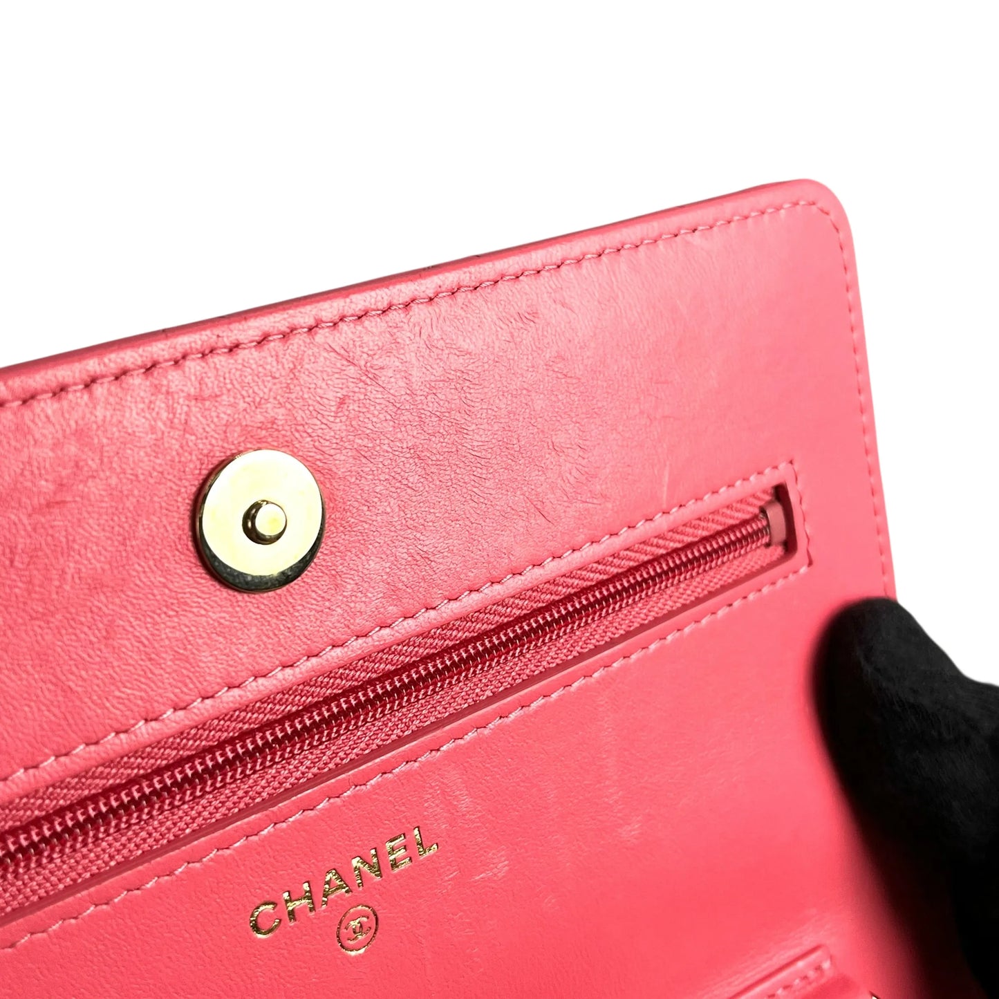CHANEL Matelassé Lambskin Chain Wallet - Pink 