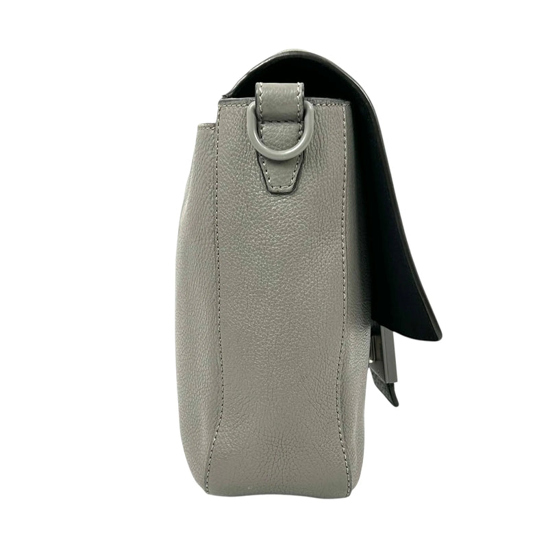 FENDI Baguette Messenger Bag Leather Shoulder Bag - Grey 