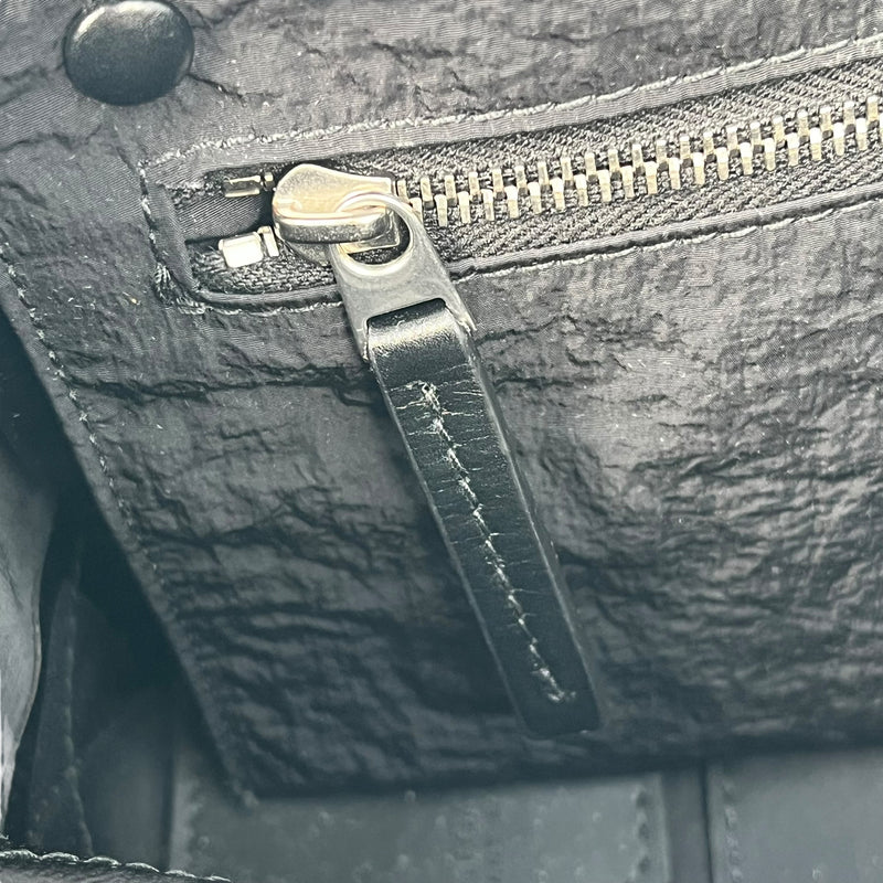 Bottega Veneta マキシ イントレチャート カセット ミニ ショルダーバッグ - ブラック