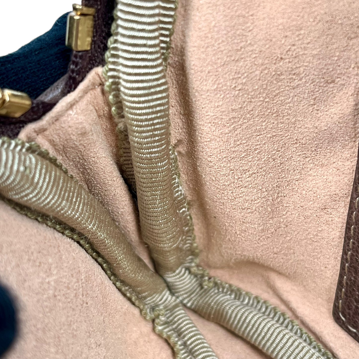 GUCCI GG Supreme Canvas Body Bag - Brown