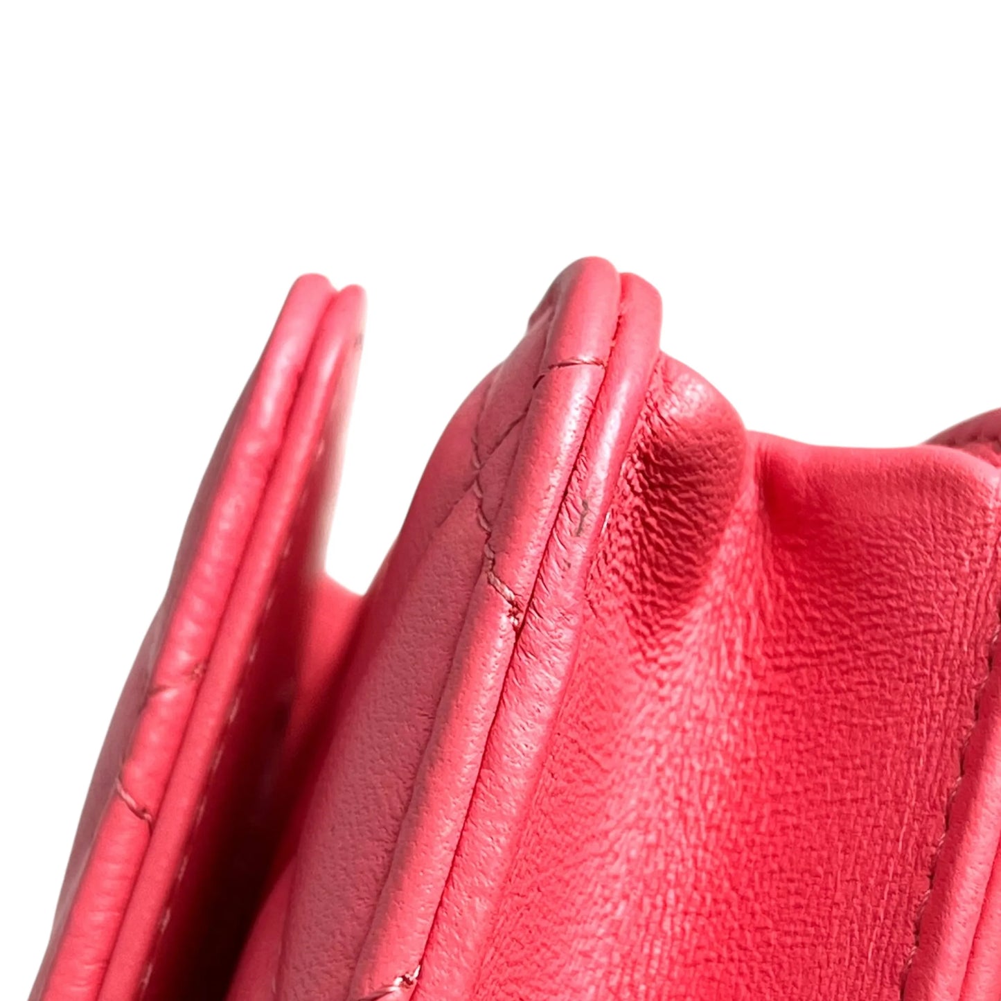 CHANEL Matelassé Lambskin Chain Wallet - Pink 