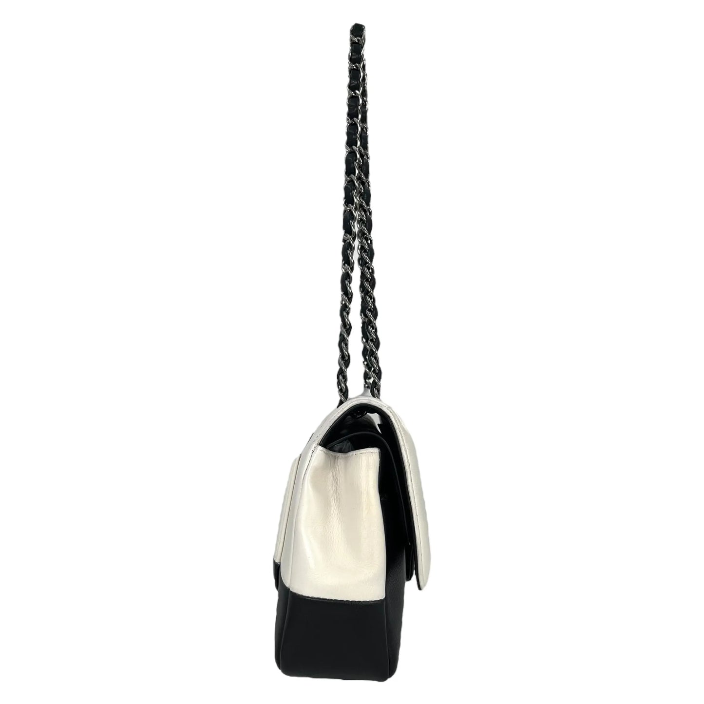 CHANEL カーフスキン ダブルフラップ チェーンショルダーバッグ - ブラック × ホワイト