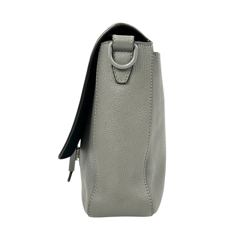 FENDI Baguette Messenger Bag Leather Shoulder Bag - Grey 