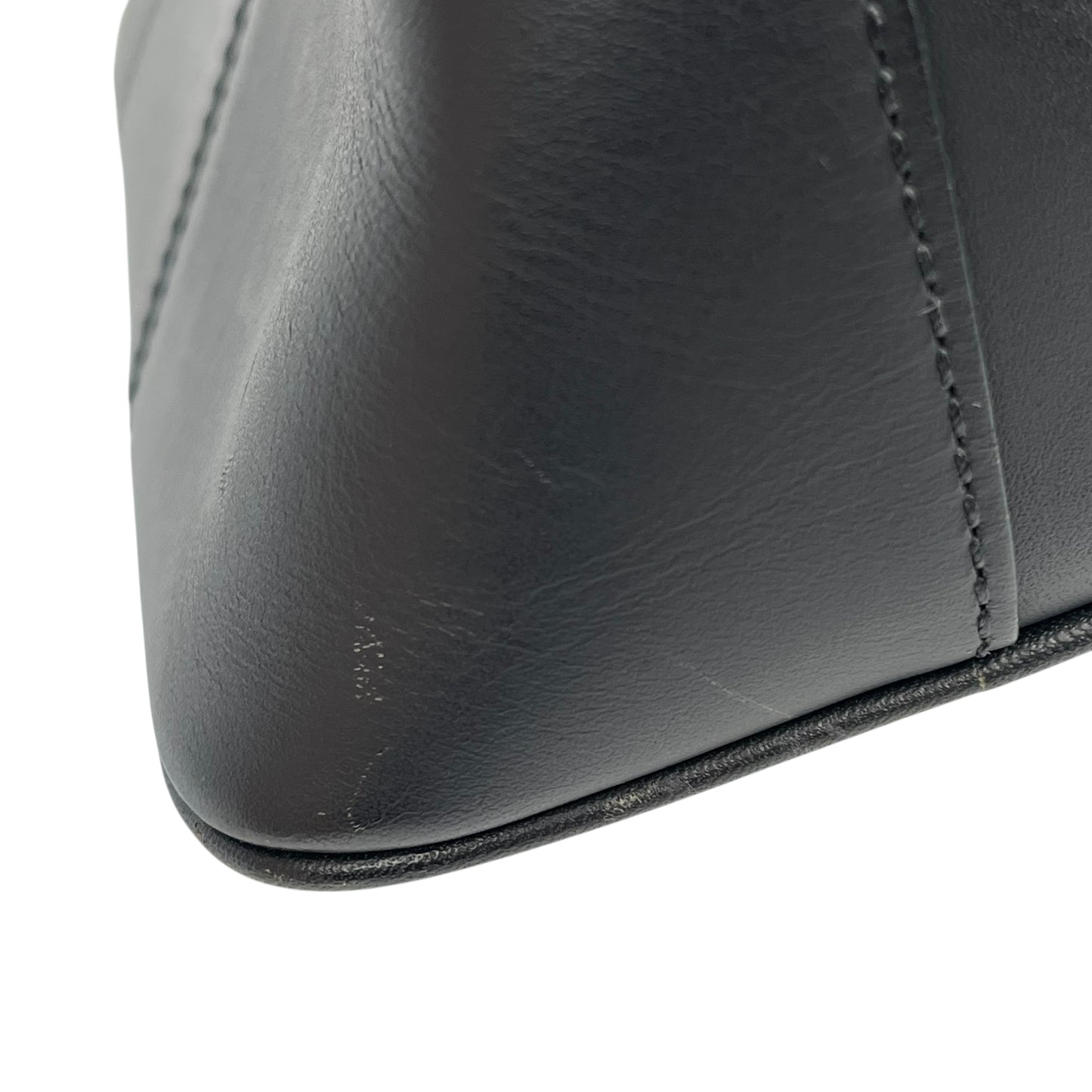 BURBERRY Leather Handbag - Black 