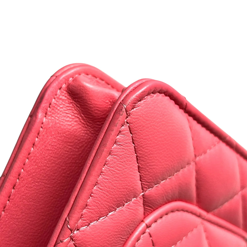 CHANEL Matelassé Lambskin Chain Wallet - Pink 