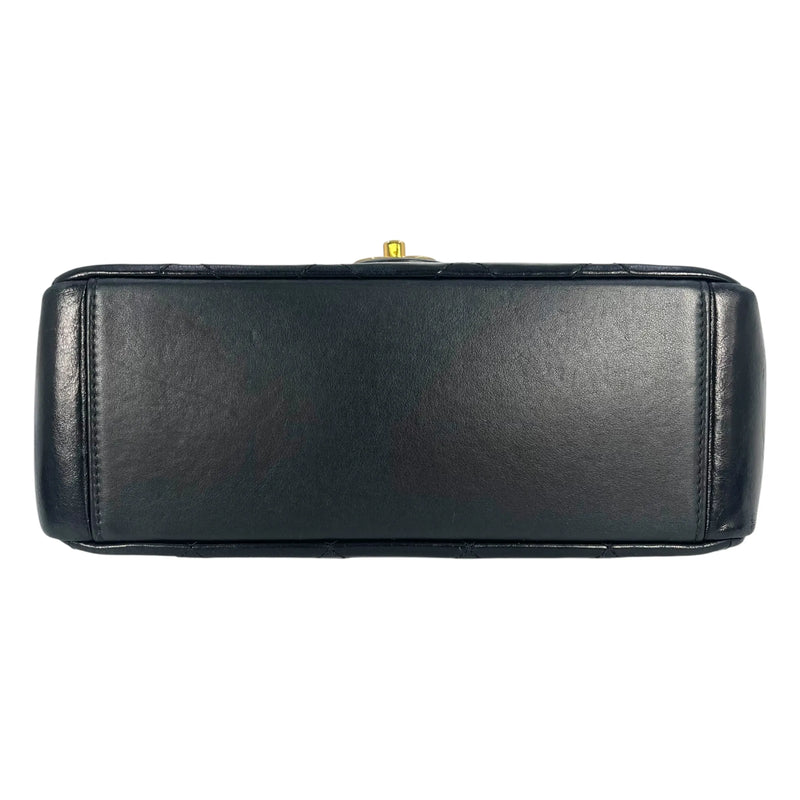 CHANEL Matelasse Top Handle Handbag with Chain Shoulder Bag - Black 