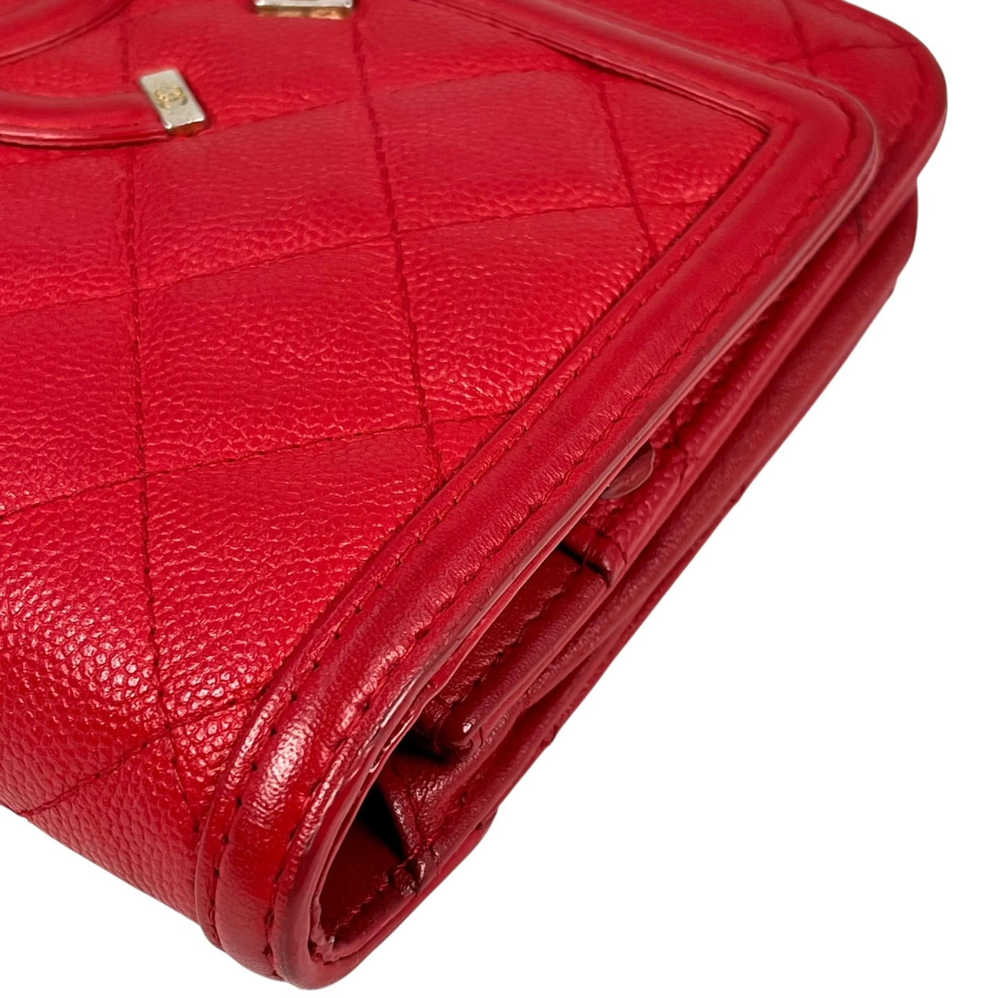 CHANEL CC Filigree Caviar Leather Chain Wallet - Red 