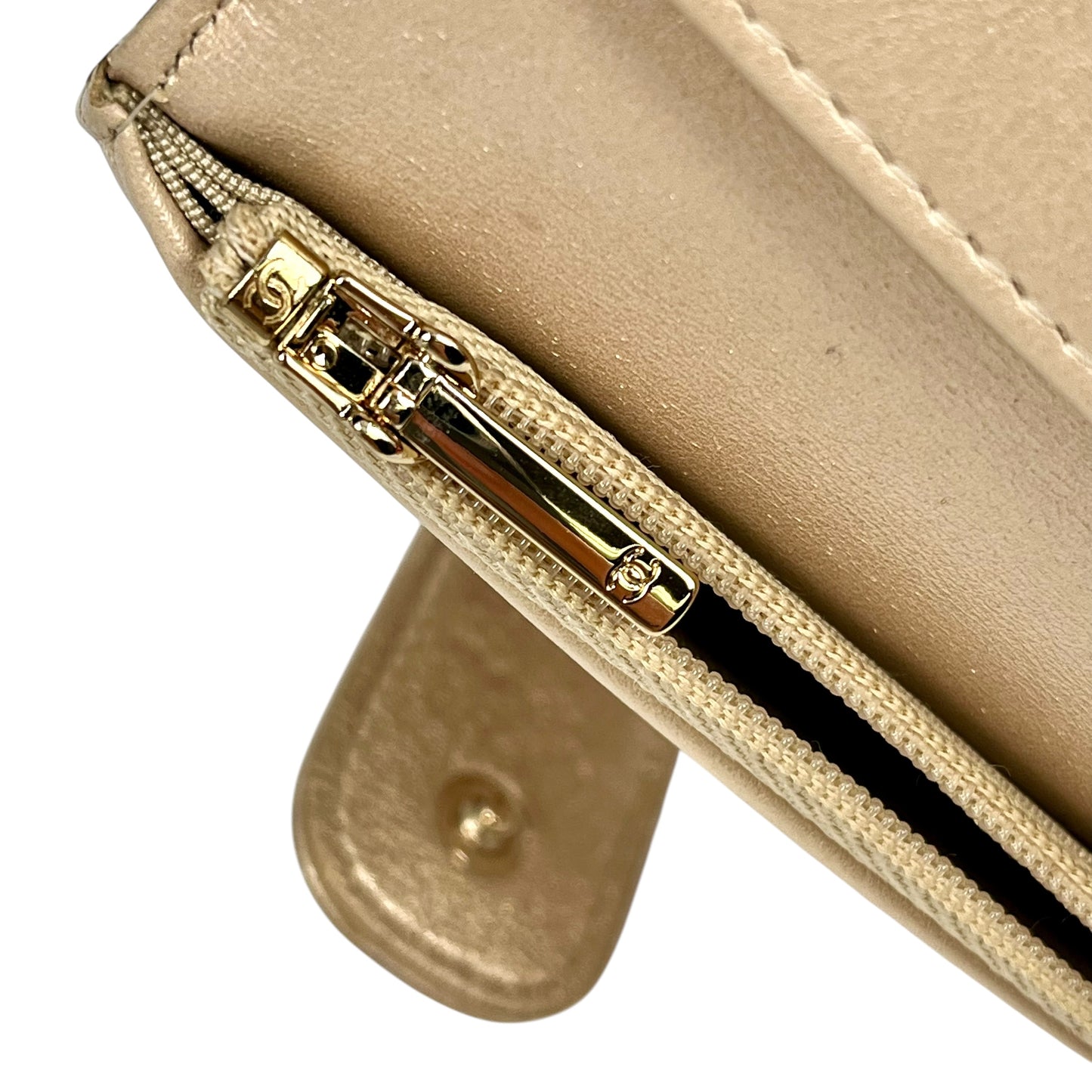 CHANEL Matelasse Metallic Bifold Compact Wallet - Gold 