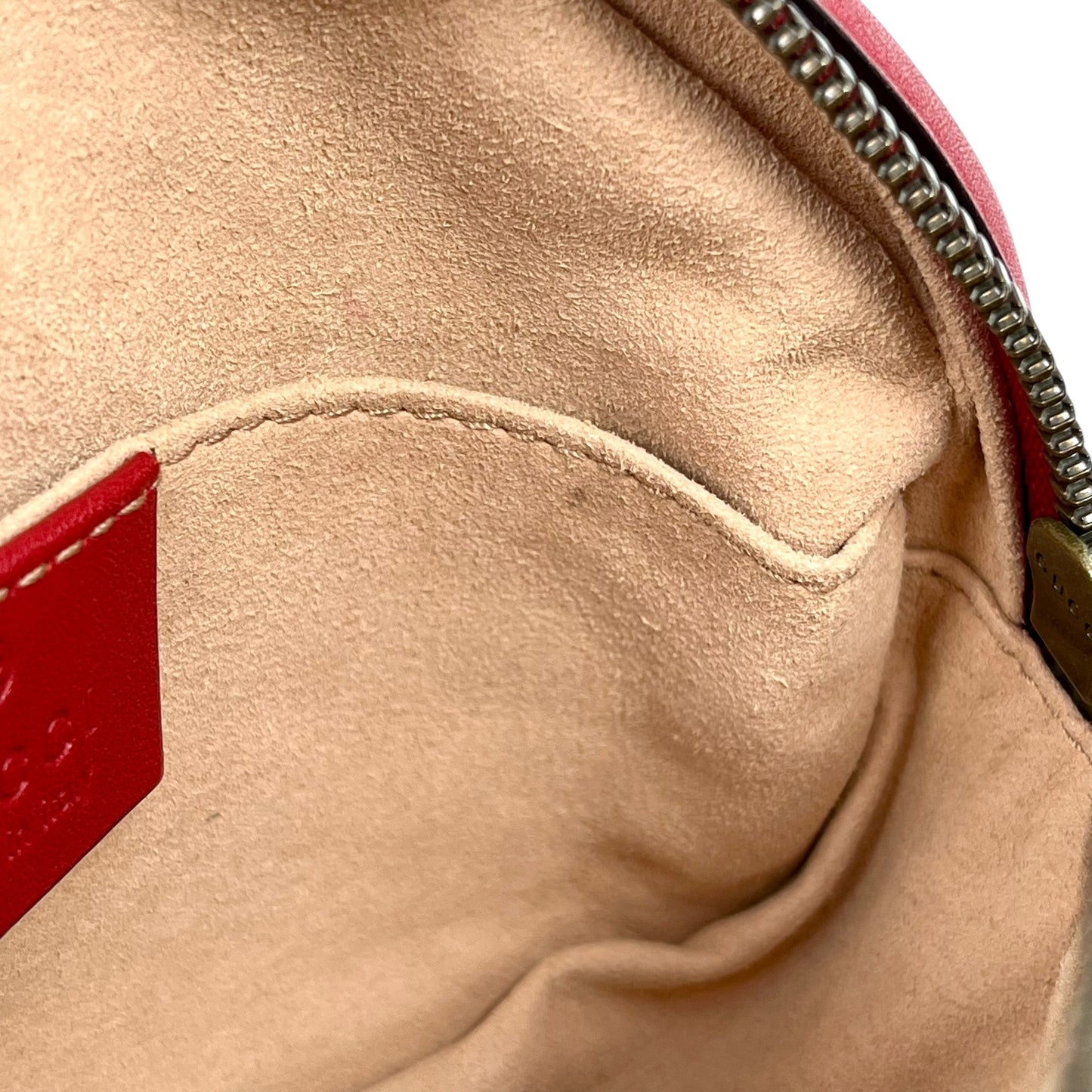 GUCCI GG Marmont Leather Body Bag - Red 