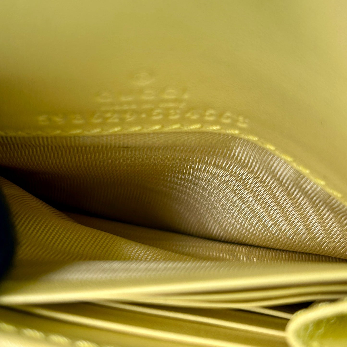 GUCCI GG Marmont Leather Bi-fold Compact Wallet - Yellow 