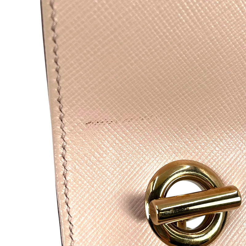 Ferragamo Gancini Leather Shoulder Bag - Pink 