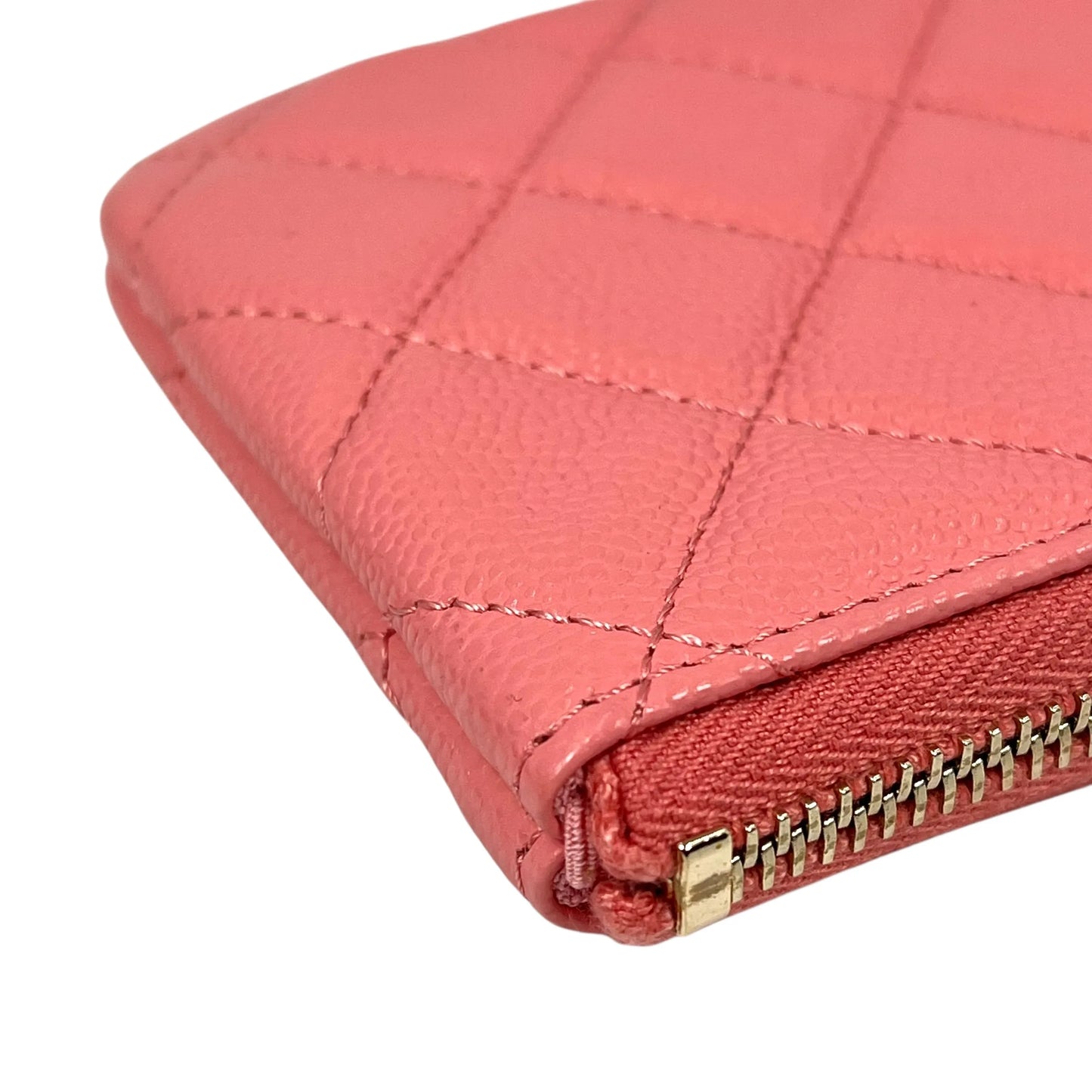 CHANEL Matelassé Caviar Skin Classic Mini Pouch - Pink