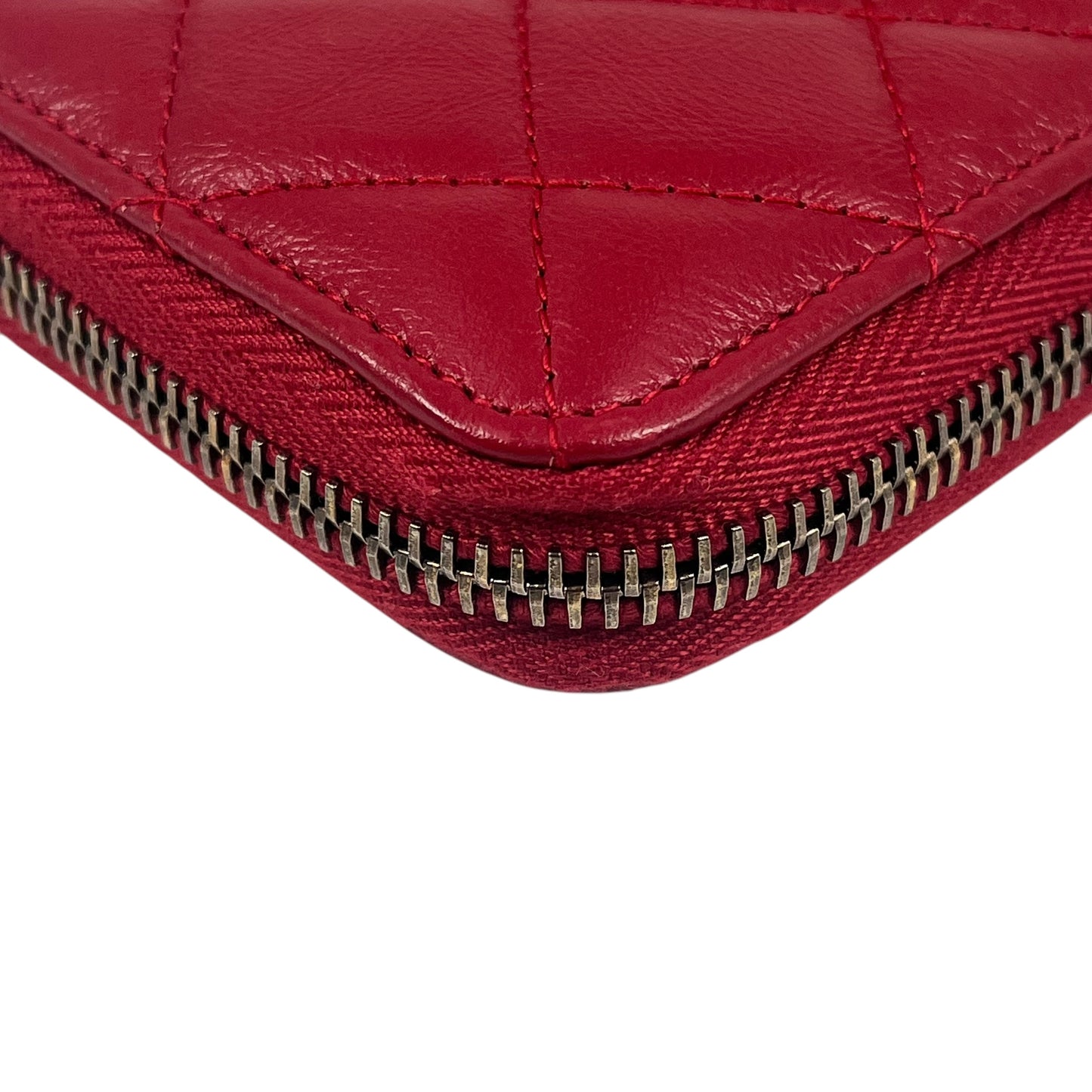 CHANEL Matelasse 2.55 Round Zip Long Wallet - Red 