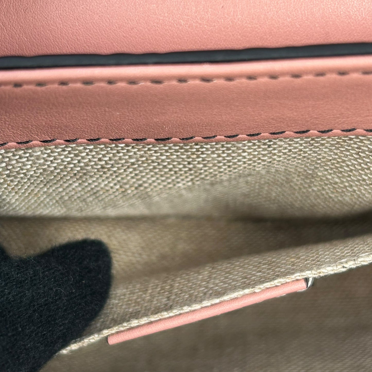 GUCCI Emily Mini Chain Shoulder Bag - Pink 