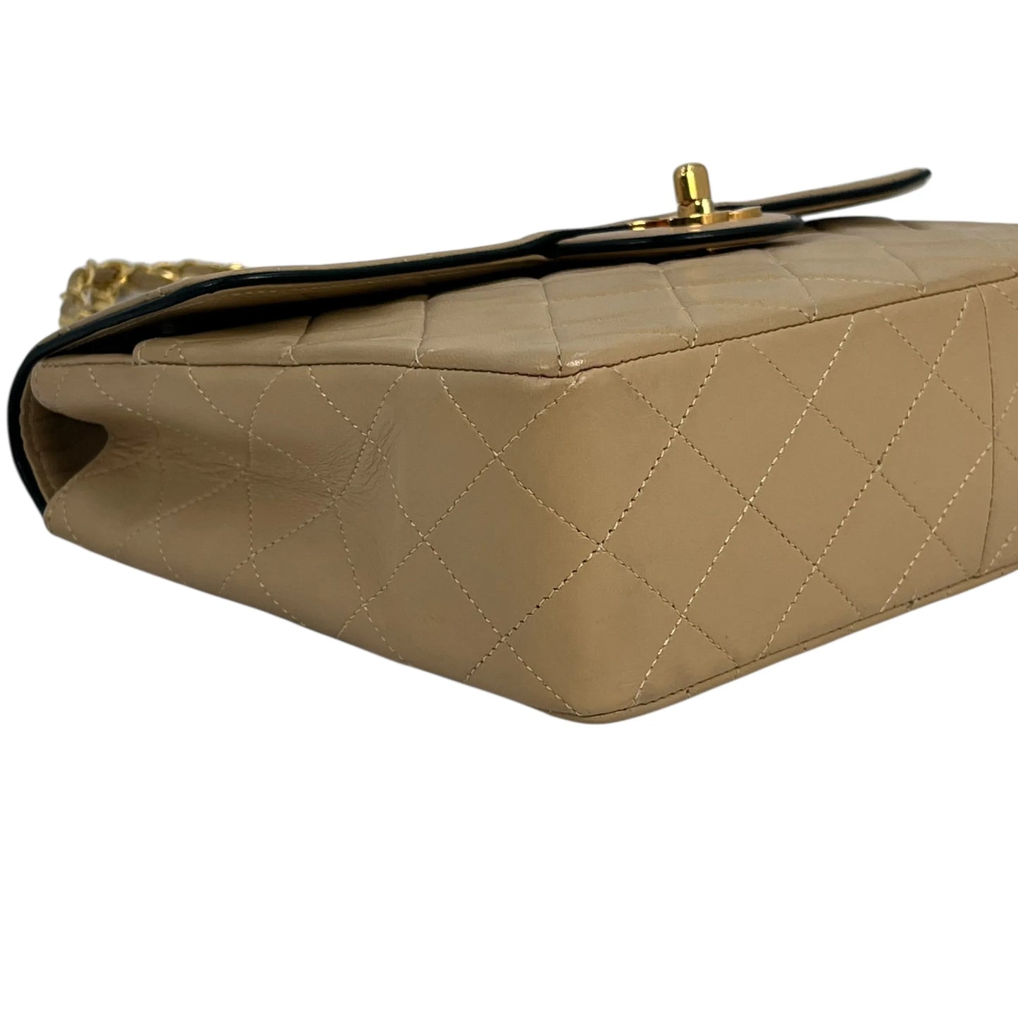 CHANEL 2.55 イーストウエスト マトラッセ チェーンショルダーバッグ - ベージュ