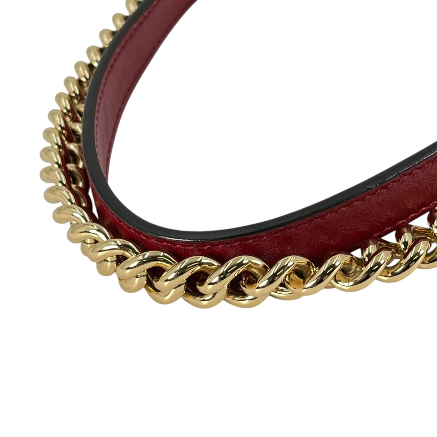 GUCCI GG Marmont Quilted Shoulder Bag - Red 