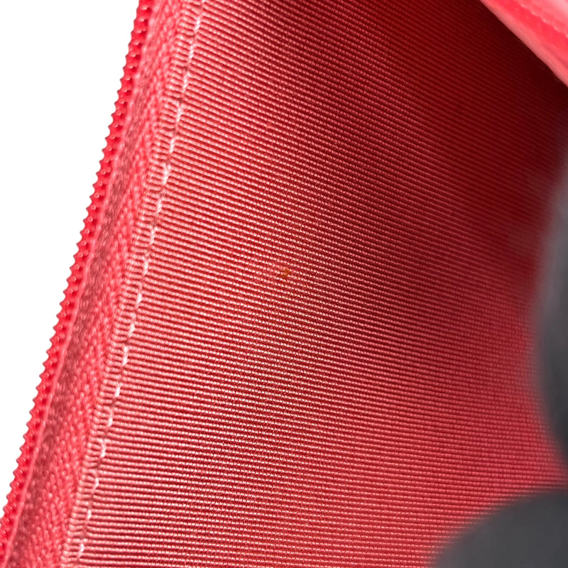 CHANEL Matelassé Lambskin Chain Wallet - Pink 