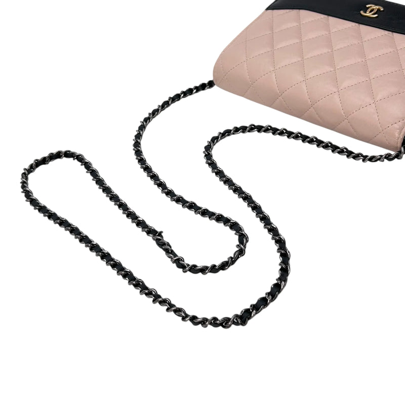 CHANEL Gabrielle de Chanel Chain Wallet - Beige x Black 