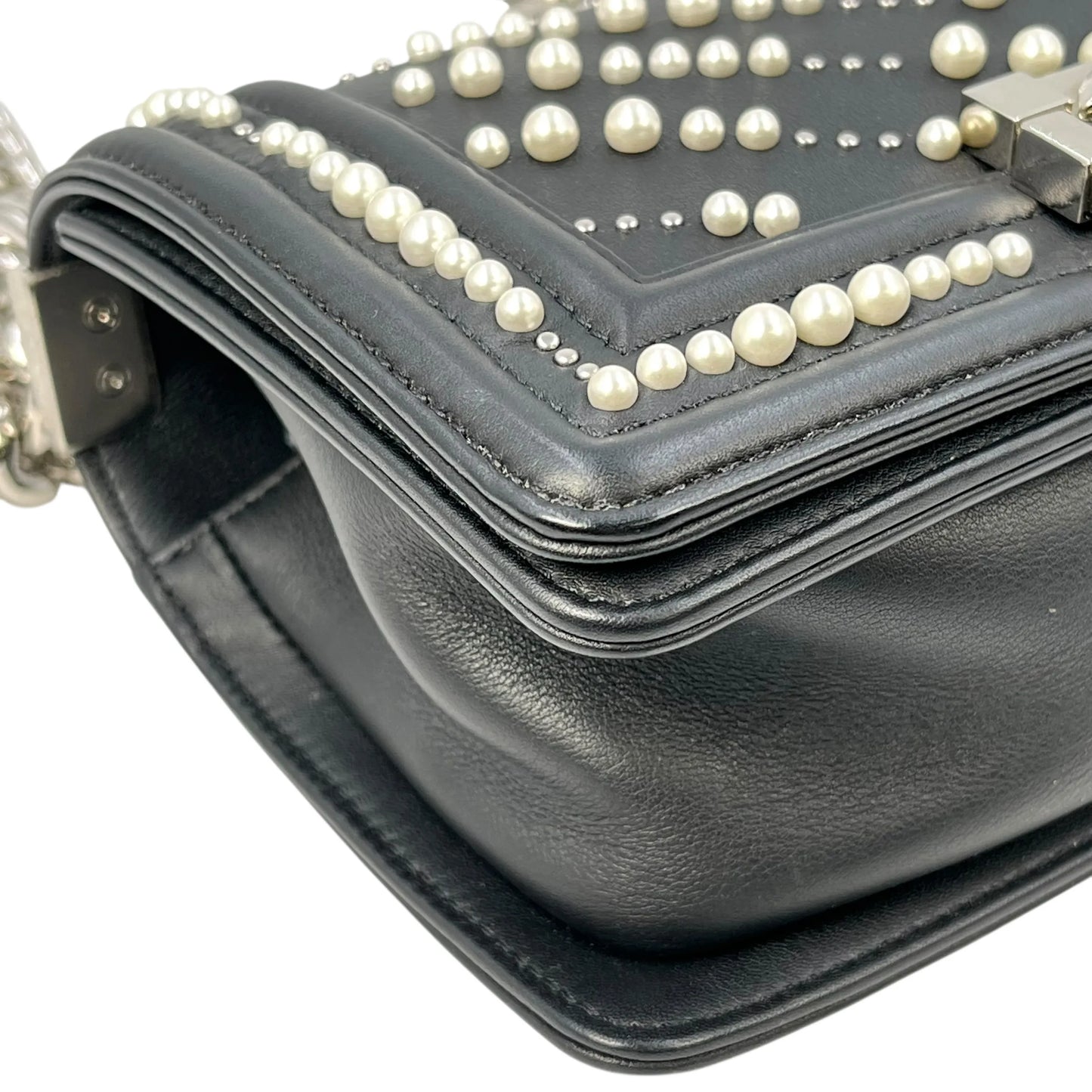 CHANEL Boy Chanel Pearl and Calfskin Chain Shoulder Bag - Black 