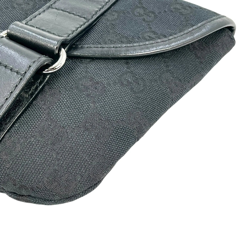 GUCCI GGスプリームキャンバス ボディバッグ - ブラック