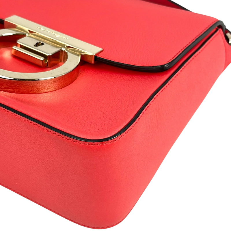 Ferragamo Gancini Calfskin Shoulder Bag - Red 
