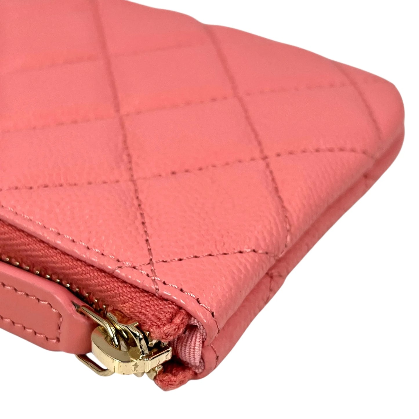 CHANEL Matelassé Caviar Skin Classic Mini Pouch - Pink