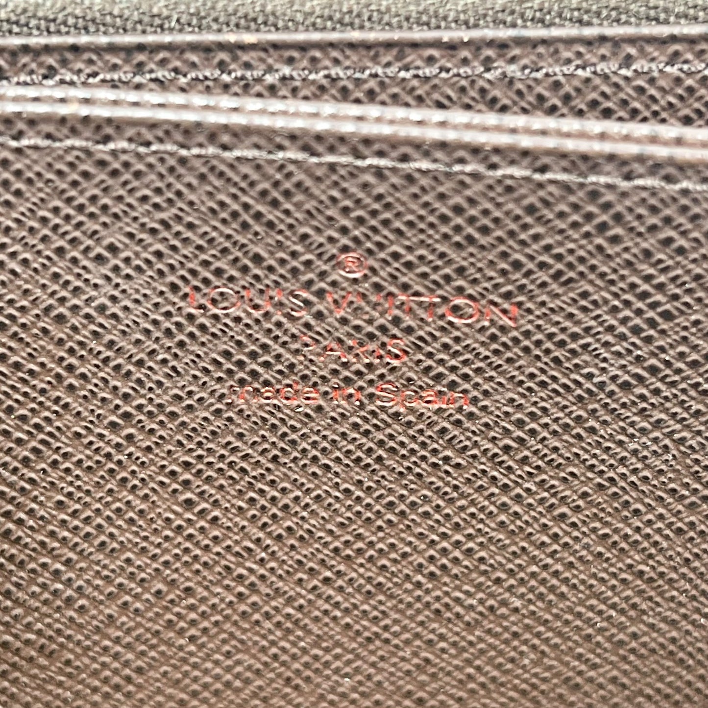 Louis Vuitton Damier Graffiti Zippy Long Wallet - Dark Brown - 31499 