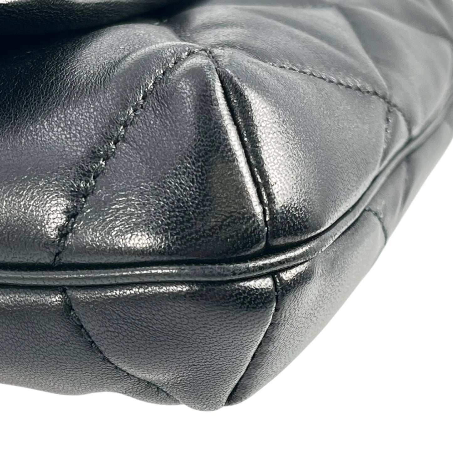 Saint Laurent Quilted Leather Hand Bag One Shoulder Bag - Black 