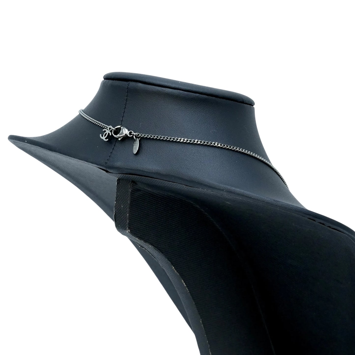 CHANEL ラインストーン CC ロゴ ネックレス A13K - シルバー - メタル