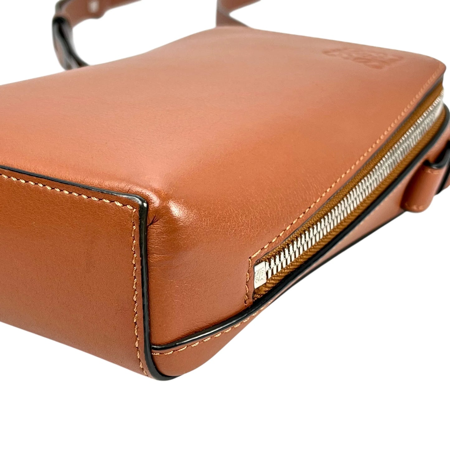 LOEWE Box Shoulder Bag in Calfskin - Brown 