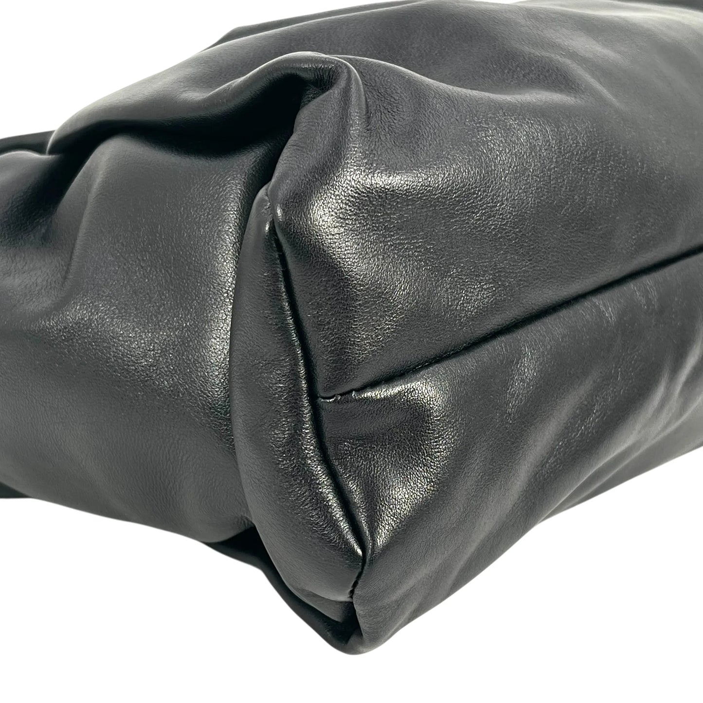 Bottega Veneta The Shoulder Pouch Hand Bag - Black