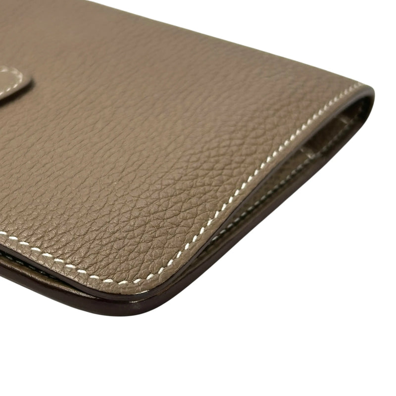 Hermes ドゴン ドゴ コンパクトウォレット 二つ折り財布 カードケース Z刻印 (2021) - ブラウン