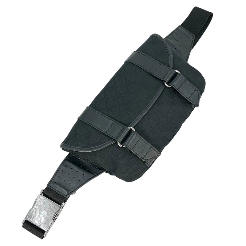 GUCCI GGスプリームキャンバス ボディバッグ - ブラック