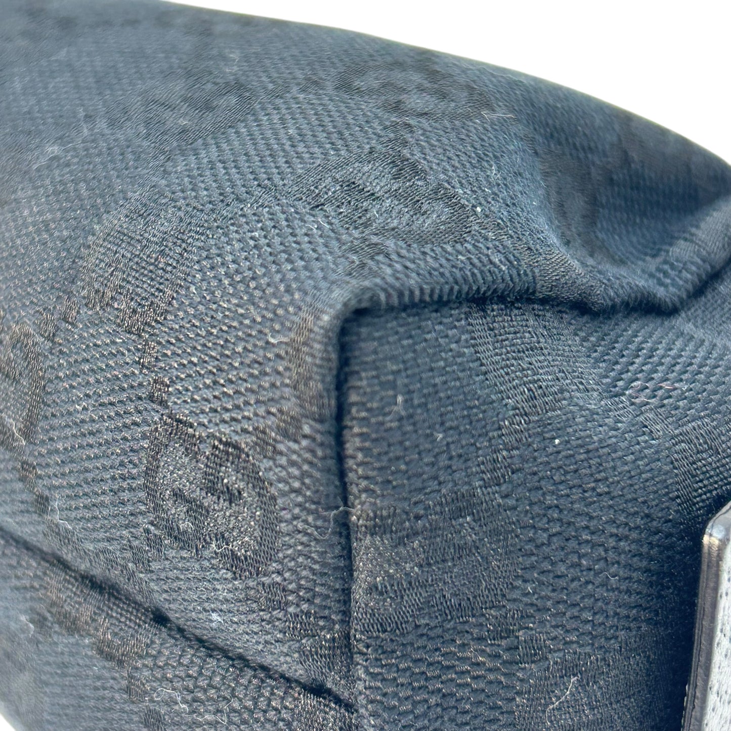 GUCCI GG Canvas Pouch - Black 